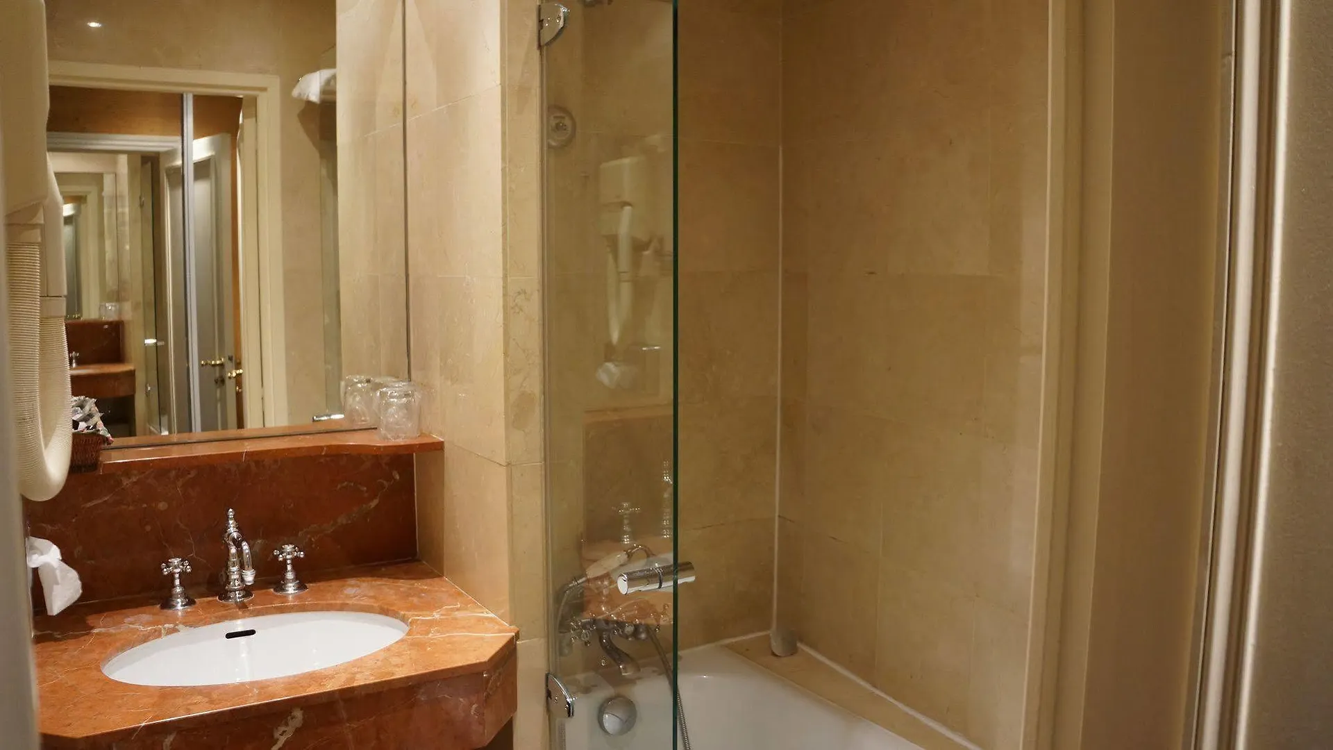 Le Relais Medicis Hotel Paris