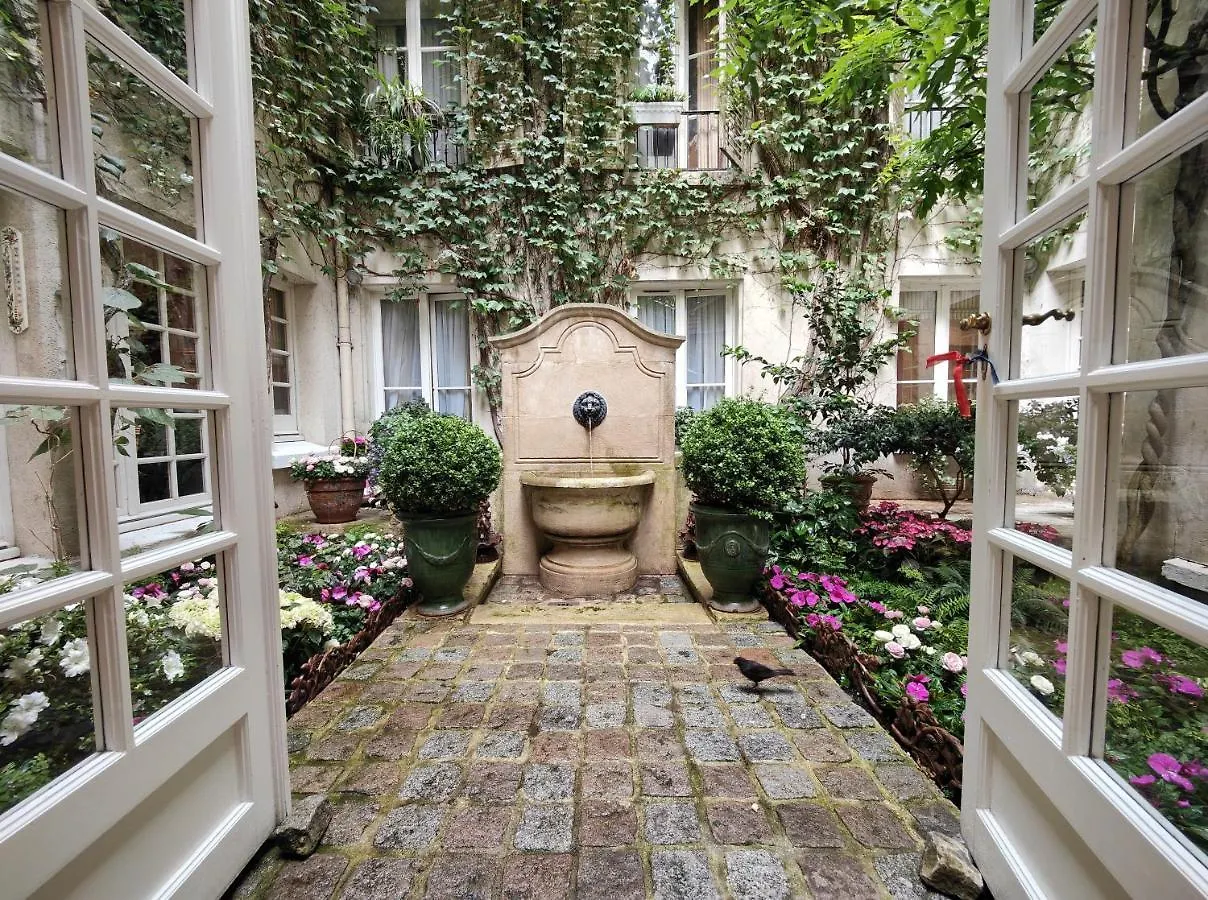 ****  Le Relais Medicis Hotel Paris France
