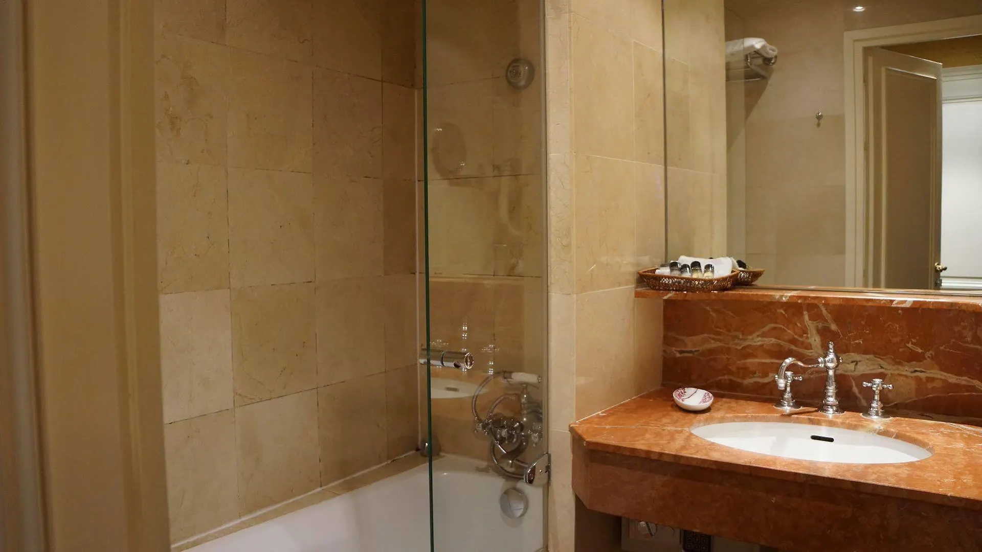 ****  Le Relais Medicis Hotel Paris France