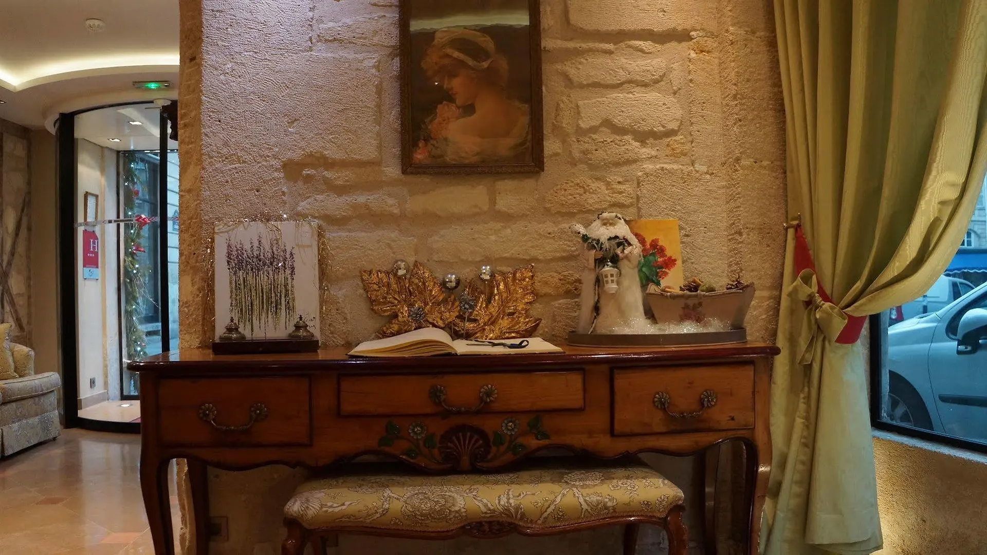 ****  Le Relais Medicis Hotel Paris France